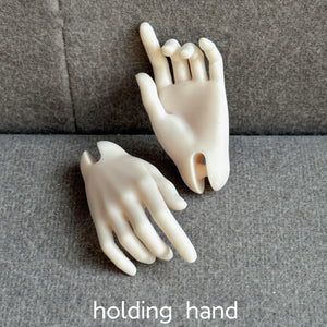 Two pale resin holding hands for MDollSchool MSD 1/4 BJD doll bodies