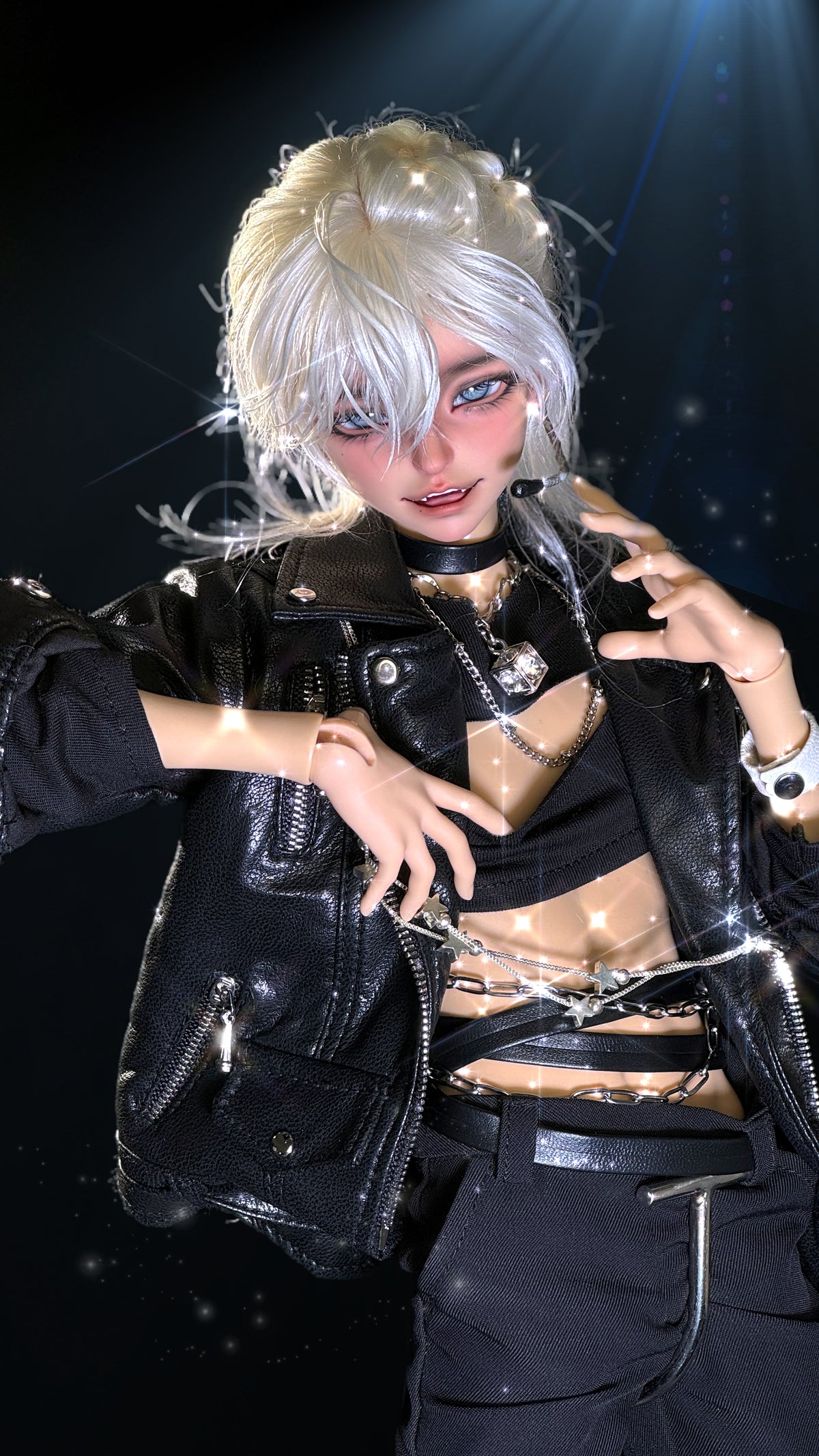Muhan Abe BJD MSD 1/4 head with white hair, leather jacket, and silver accessories.