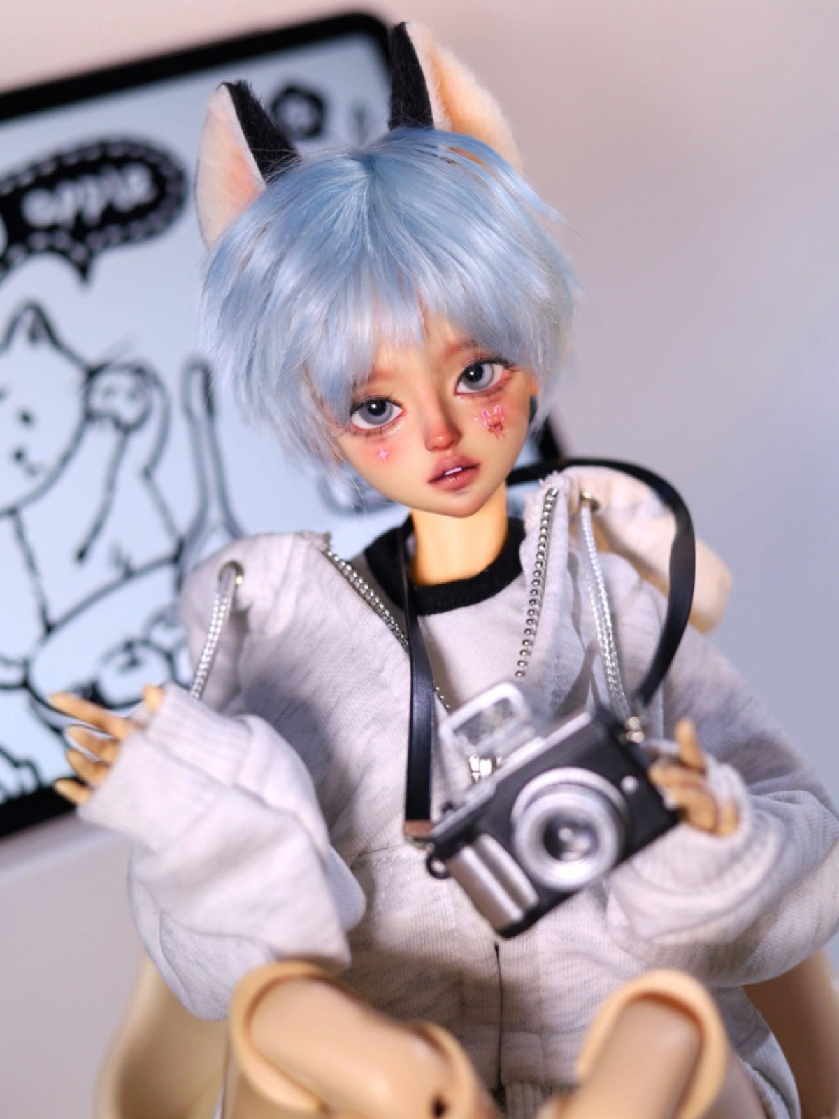 MDollSchool KiKi & Lucia 1/4 MSD BJD doll with blue hair and cat ears holding a miniature camera